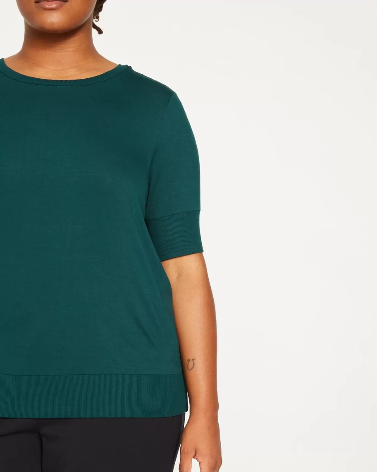 Aimee Liquid Jersey Rib Hem Tee>Universal Standard Fashion