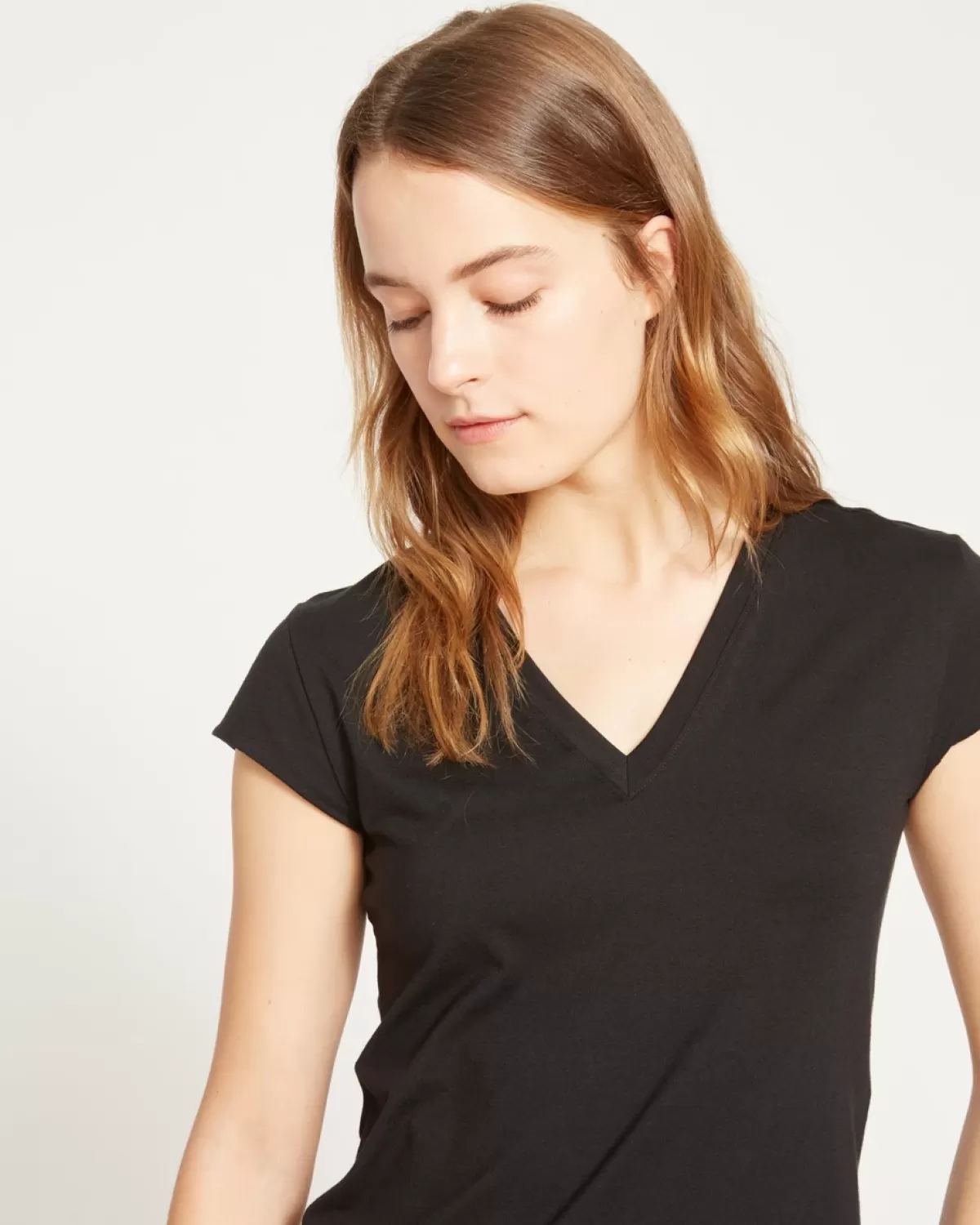 Ashley V Neck Cap Sleeve Tee>Universal Standard Flash Sale