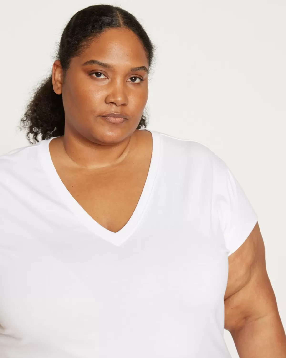 Ashley V Neck Cap Sleeve Tee>Universal Standard Best