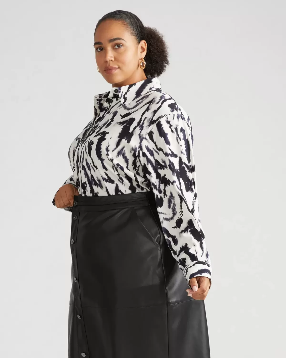 Cooling Stretch Cupro Artist Shirt>Universal Standard Hot