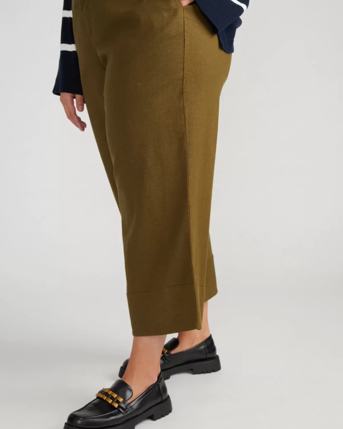 Courtyard Linen Capris>Universal Standard Sale