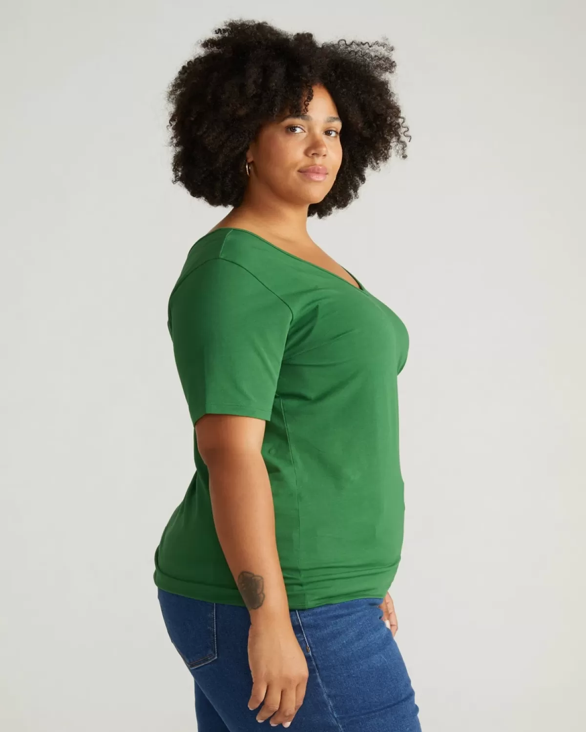 Double V Tee>Universal Standard Best