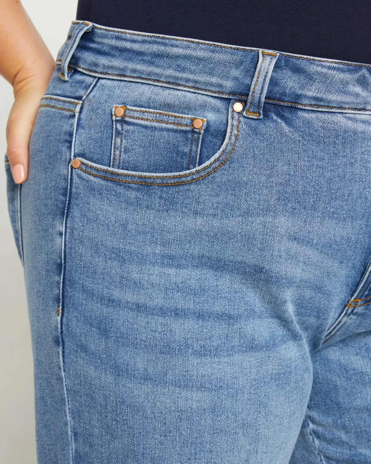Etta High Rise Straight Leg Jeans 28 Inch>Universal Standard Fashion