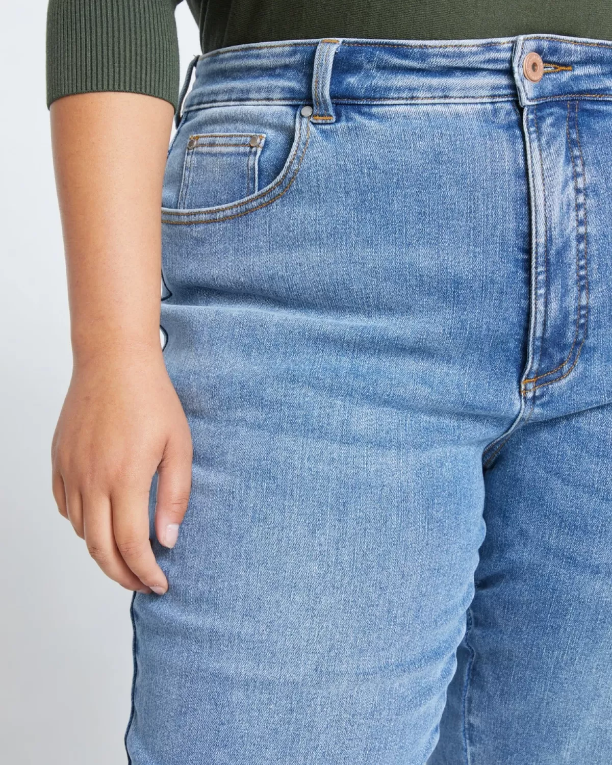 Etta High Rise Straight Leg Jeans 31 Inch>Universal Standard Store