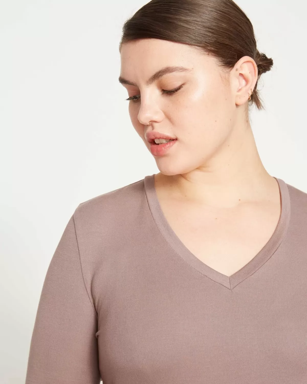 Foundation Long Sleeve V-Neck Tee>Universal Standard Hot