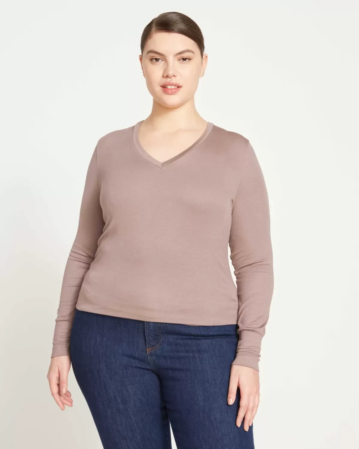 Foundation Long Sleeve V-Neck Tee>Universal Standard Hot