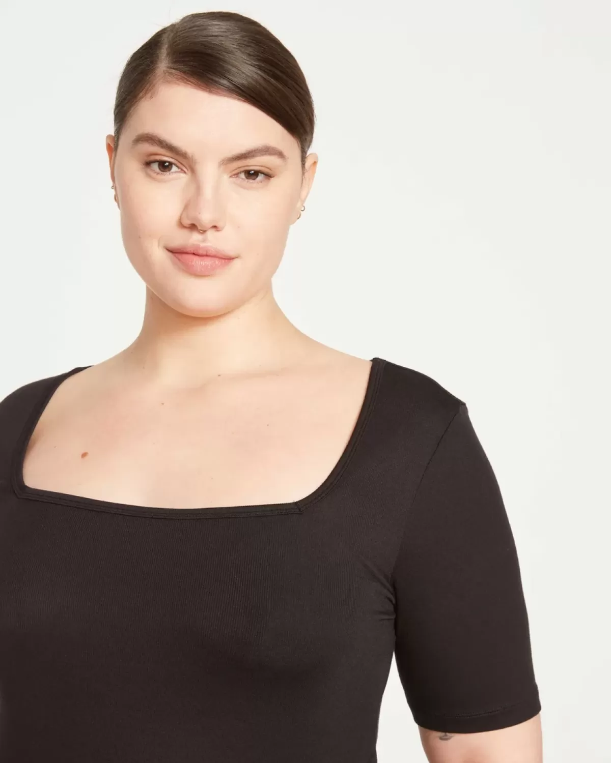 Foundation Short Sleeve Square Neck Tee>Universal Standard Hot
