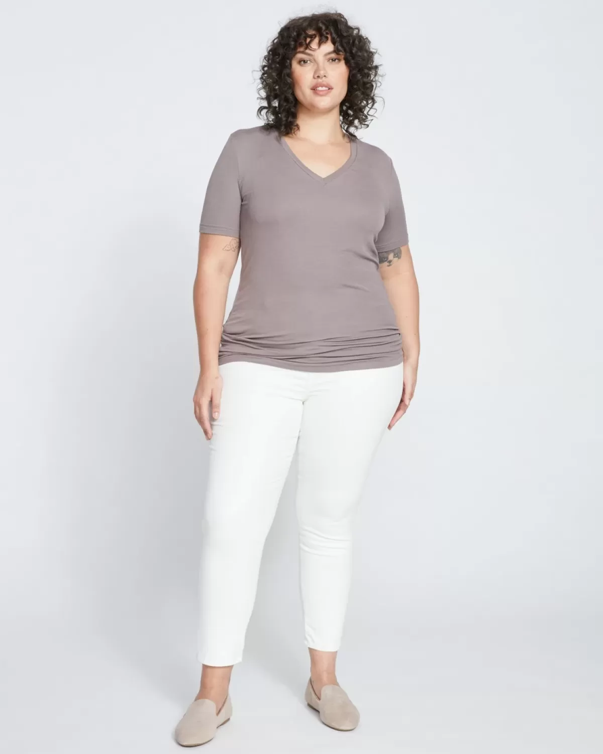Foundation Short Sleeve V-Neck Tee>Universal Standard Cheap