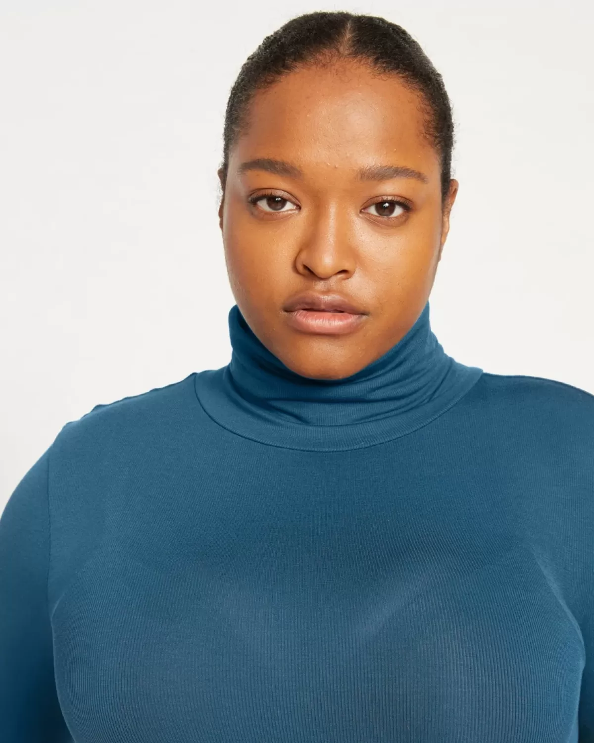 Foundation Turtleneck>Universal Standard Hot