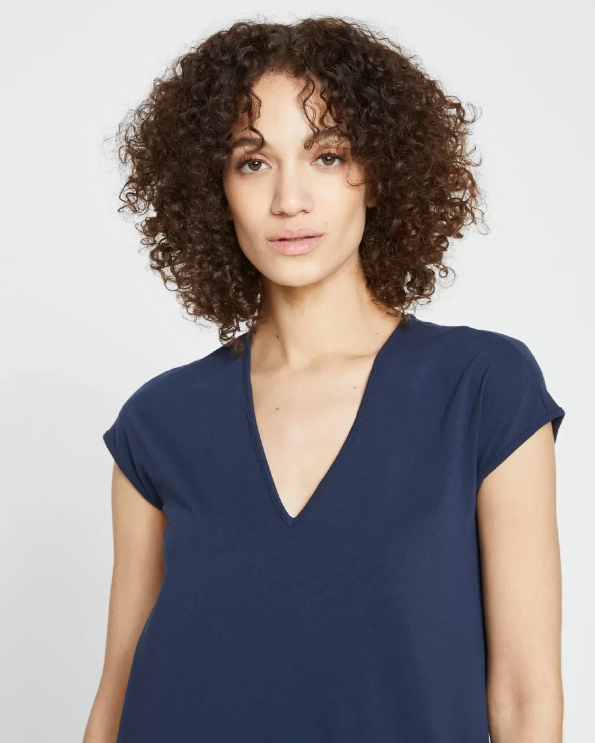 Iconic Geneva V-Neck Dress>Universal Standard Shop