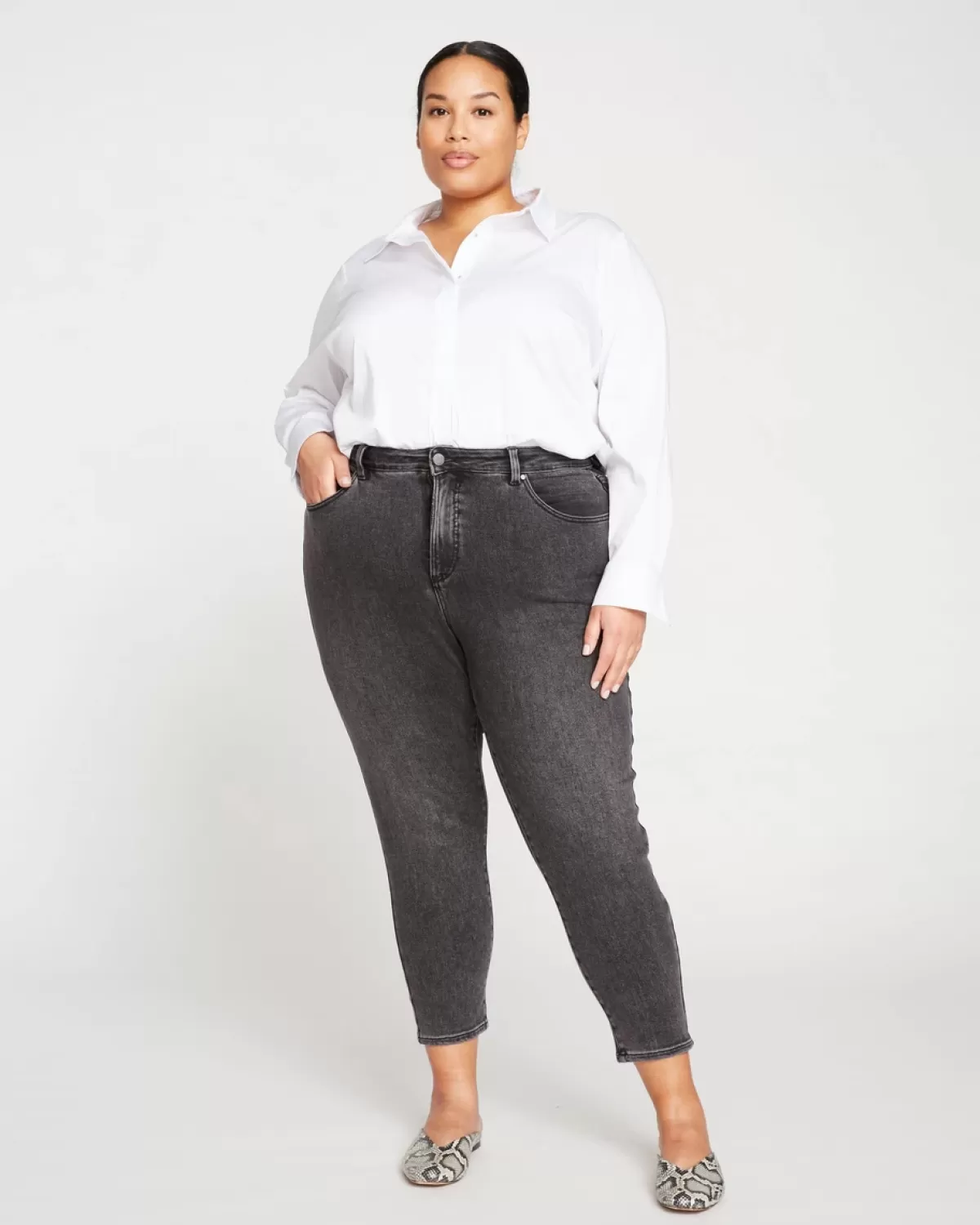 Joni High Rise Curve Slim Leg Jeans 27 Inch>Universal Standard Clearance