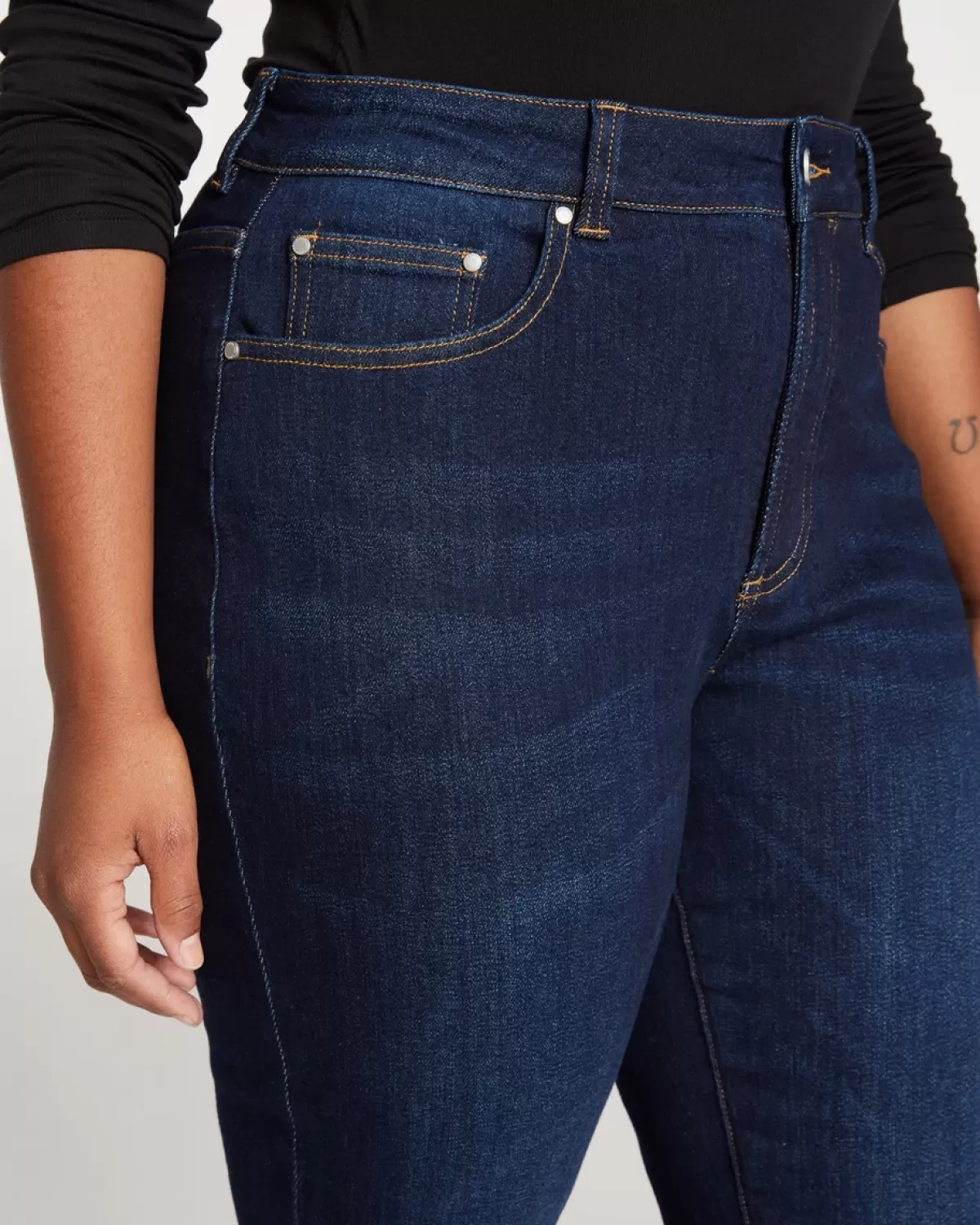 Joni High Rise Curve Slim Leg Jeans 27 Inch>Universal Standard Fashion