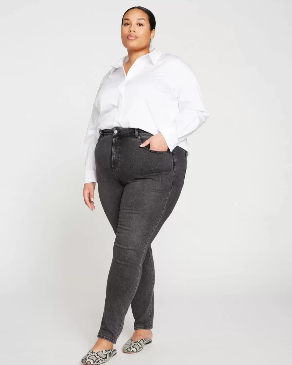 Joni High Rise Curve Slim Leg Jeans 32 Inch>Universal Standard Store