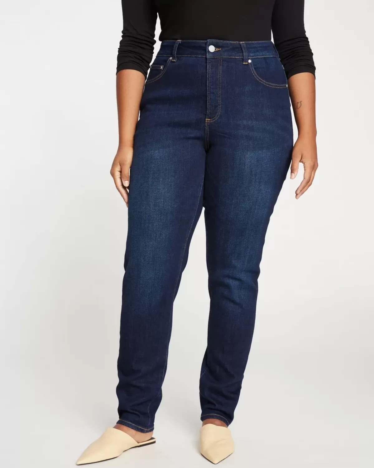 Joni High Rise Curve Slim Leg Jeans 32 Inch>Universal Standard New