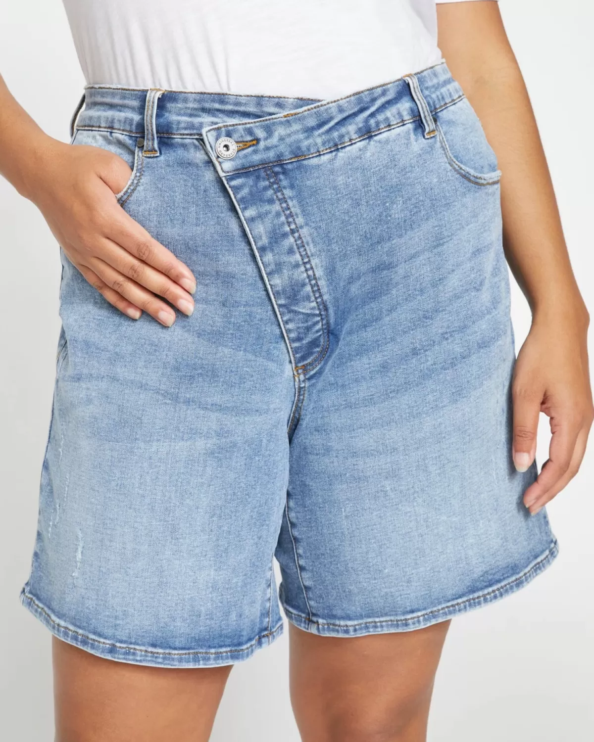 Katie High Rise Crossover Denim Shorts>Universal Standard New