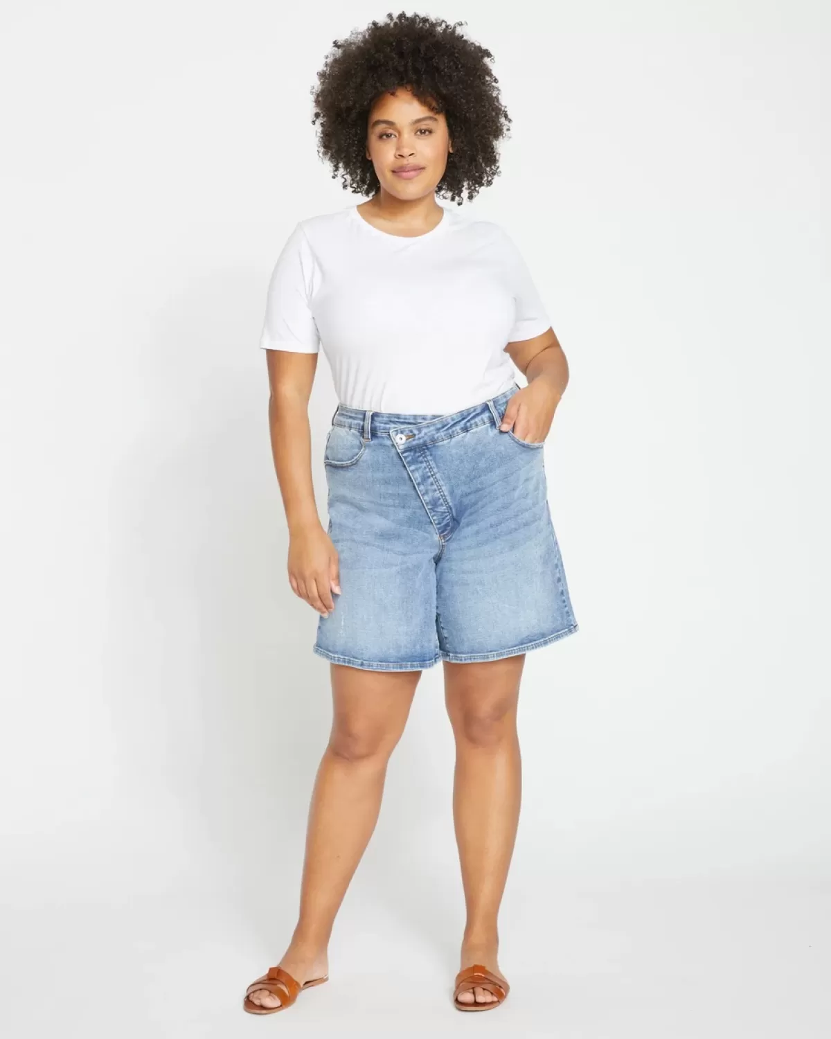 Katie High Rise Crossover Denim Shorts>Universal Standard New