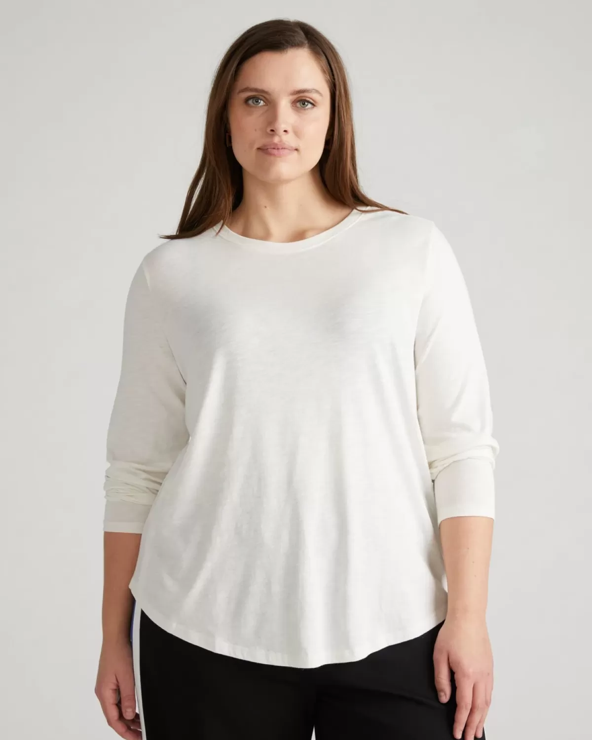 Light-As-Air Long Sleeve Crew Neck Tee>Universal Standard Fashion