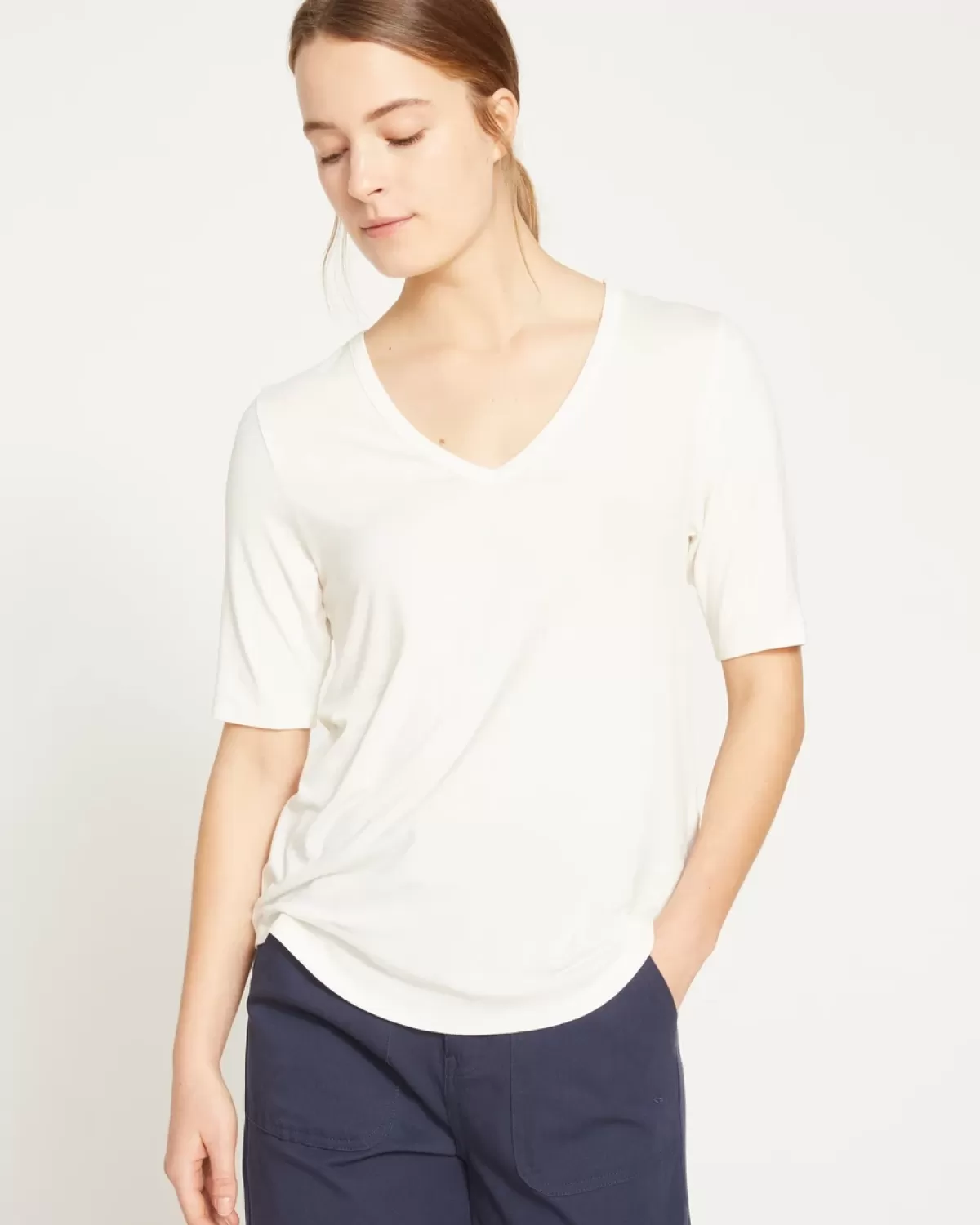 Lily Liquid Jersey V-Neck Stovepipe Tee>Universal Standard Online