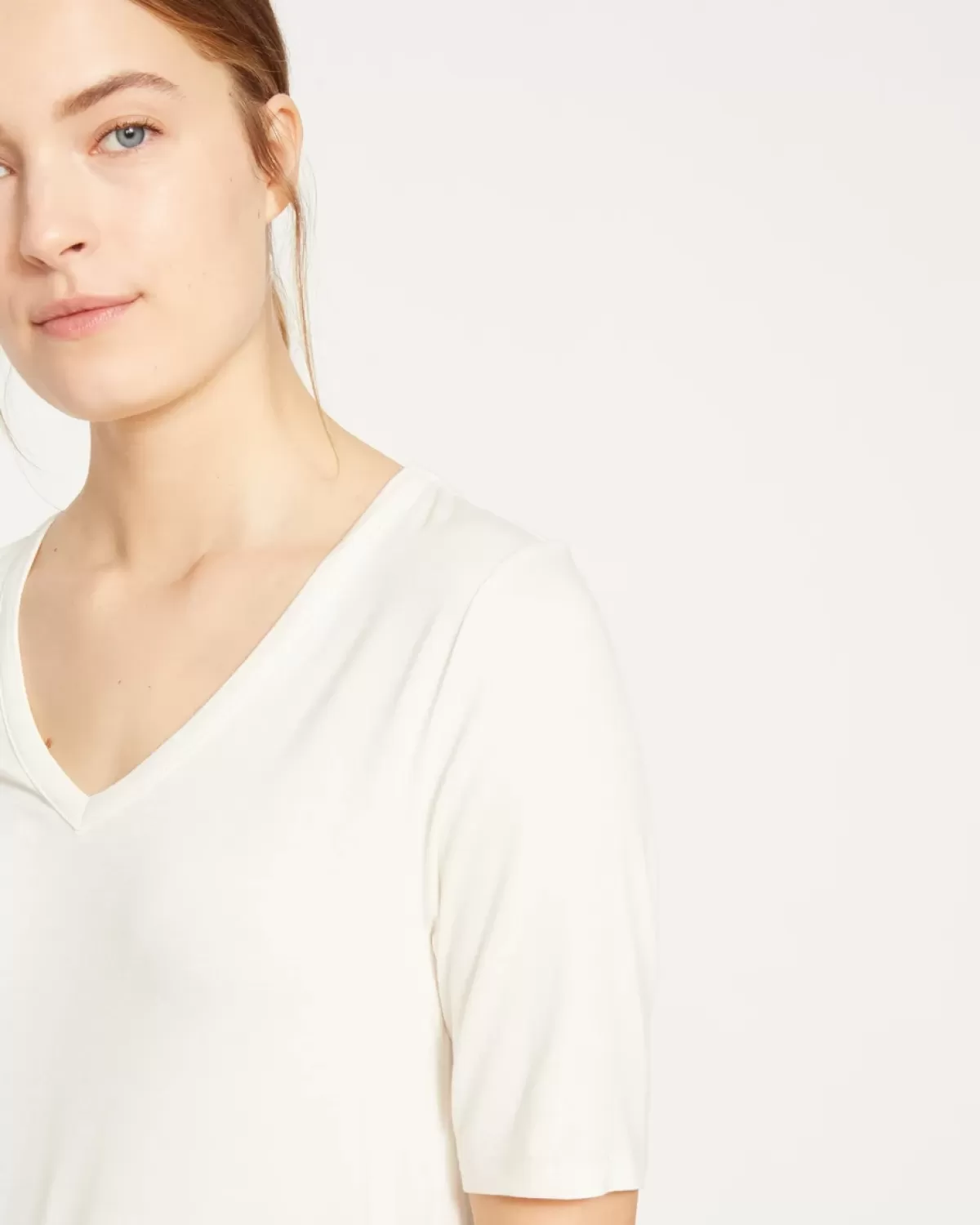 Lily Liquid Jersey V-Neck Stovepipe Tee>Universal Standard Online