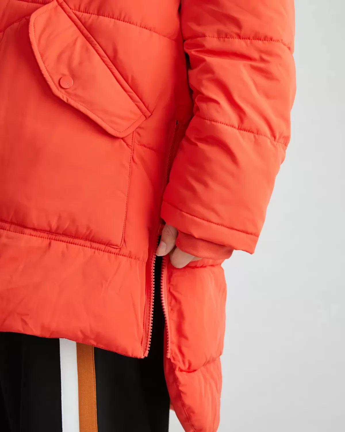 Matterhorn Mid Hooded Puffer>Universal Standard Fashion