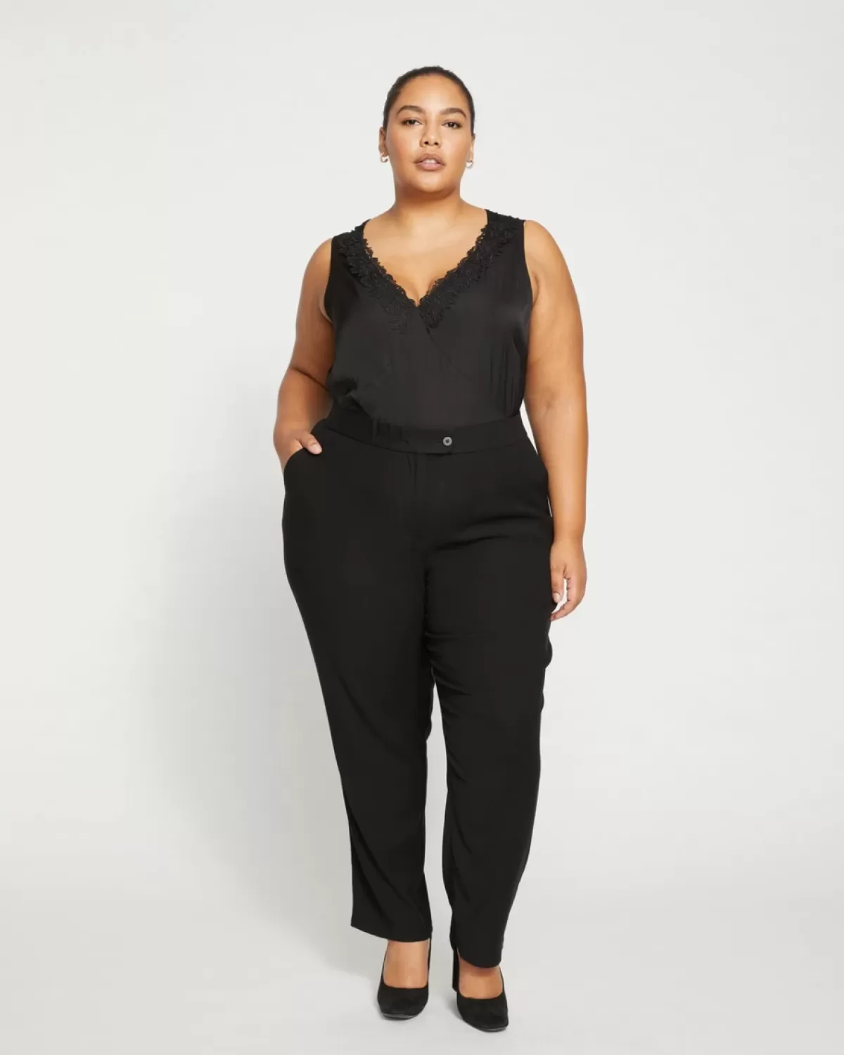Meg Double Luxe Cigarette Pants>Universal Standard Flash Sale