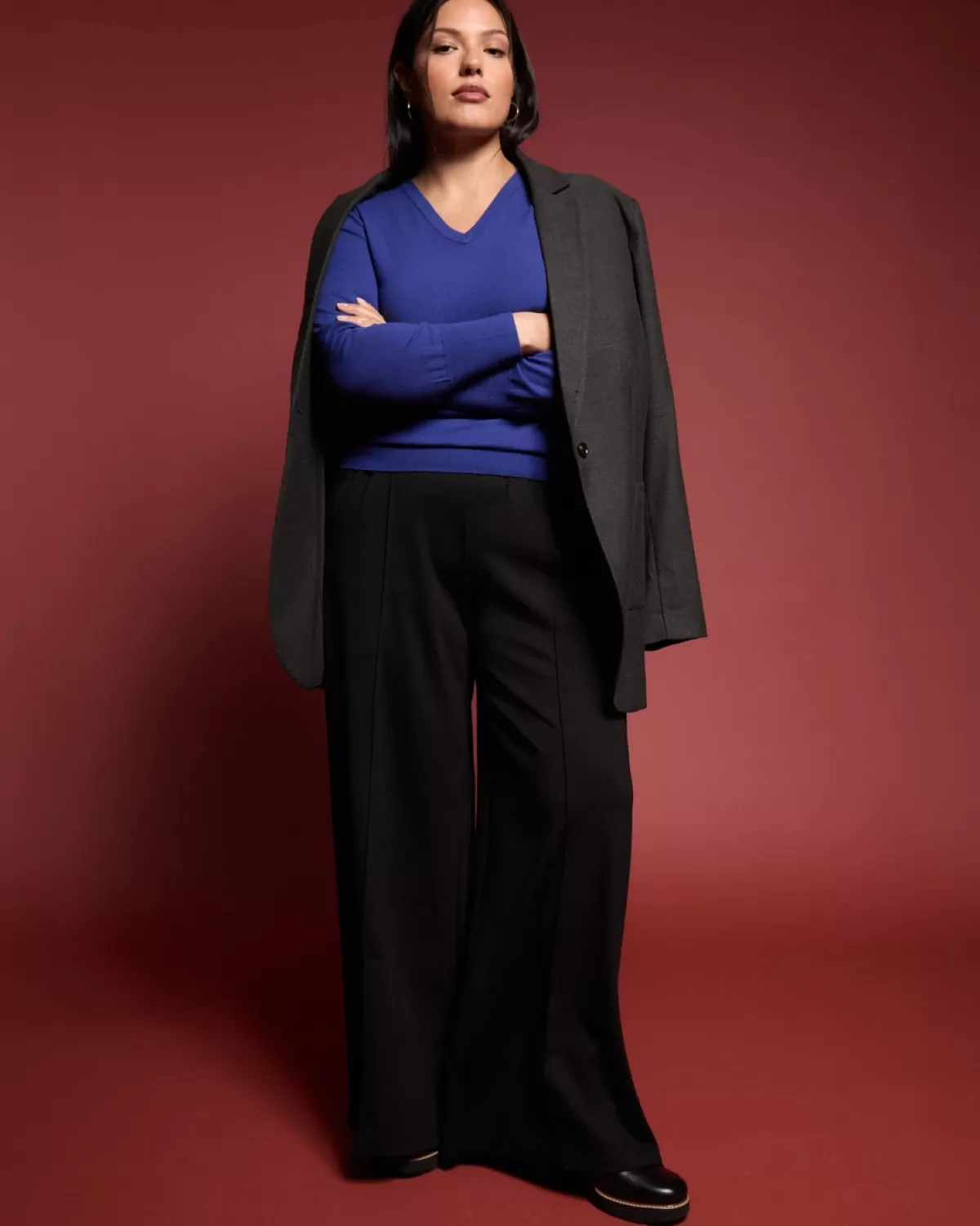 Savvy Fine Knit V Sweater>Universal Standard Hot