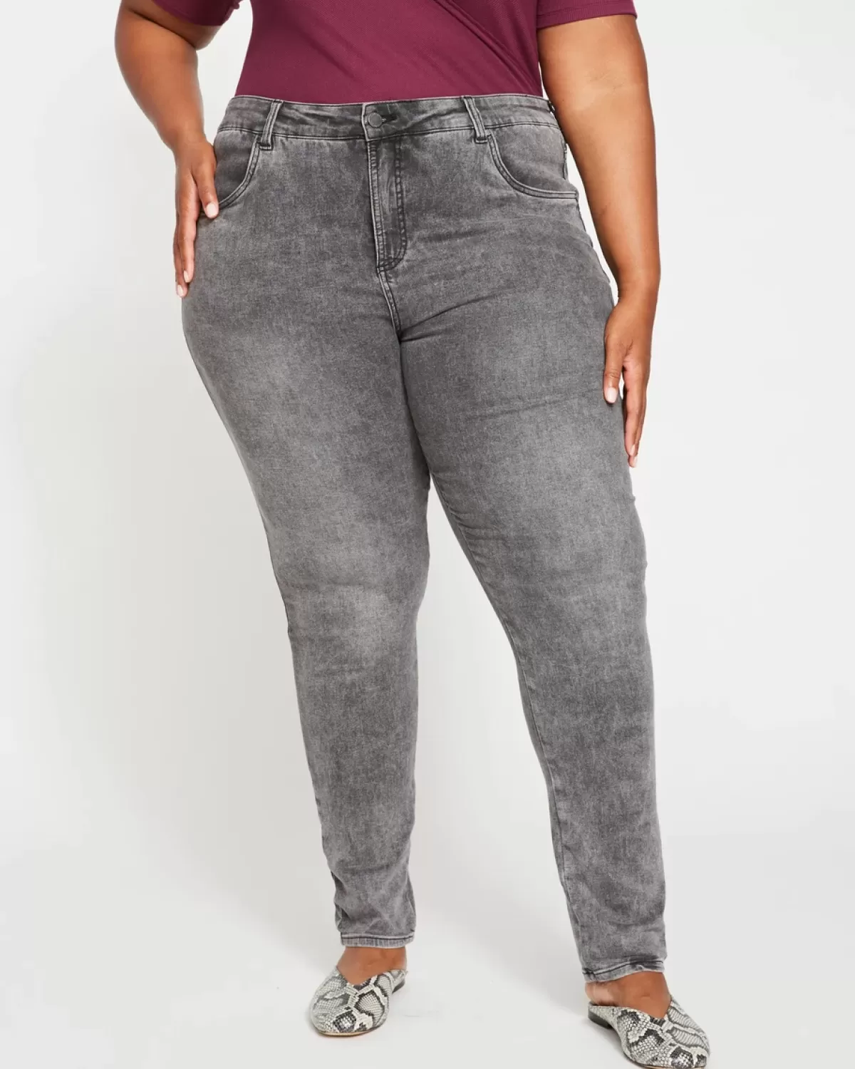 Seine High Rise Skinny Jeans 32 Inch>Universal Standard Store
